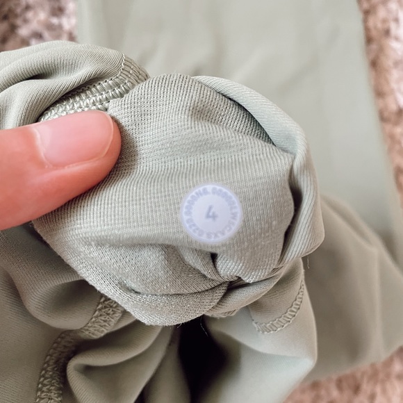 lululemon wunder under leggings - Picture 3 of 3